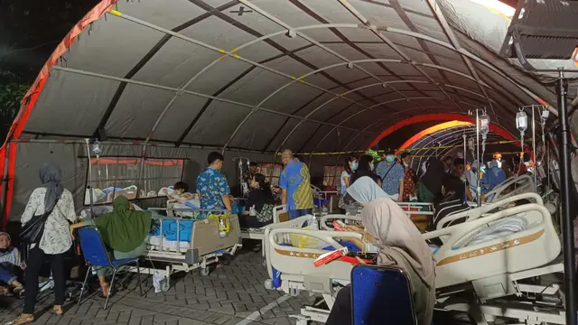 Pascagempa Tuban, Pasien RS Unair Jalani Perawatan di Tenda Darurat