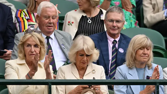 Jadi Sorotan Tajam, Ratu Camilla Tenteng Tas Dior Terinspirasi Putri Diana ke Wimbledon 2024